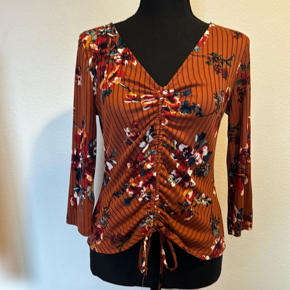 By&By knit top with adjustable ruching.